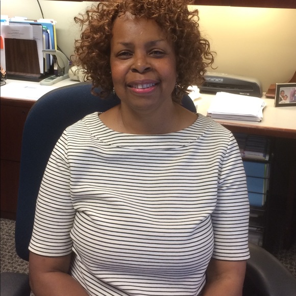 Meet your Posher, Carolyn - Picture 1 of 1